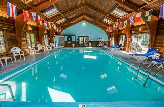 Cape Cod Stylish 2BR Condo w Indoor Pool and Tennis Court