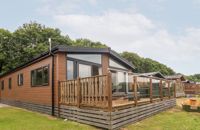 CAPENWRAY 15, family friendly, luxury holiday cottage in Carnforth