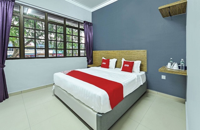 Capital O 516 Grand CT Hotel