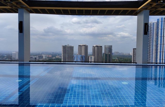 Capital O 804 The Residences at Bonifacio Civic Center