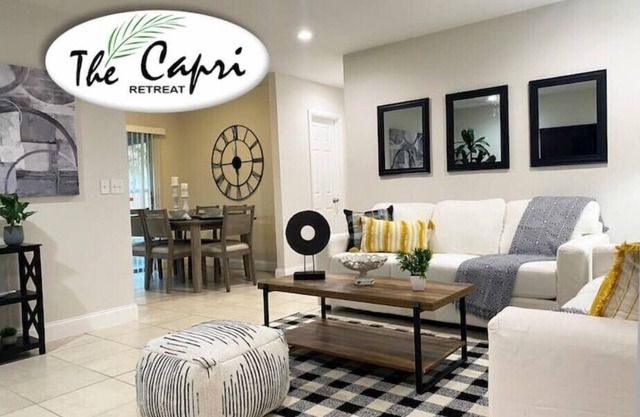 CAPRI RETREAT.★ 8. NEAR BEACHES/PGA/DOWNTOWN/ROGER DEAN STADIUMn