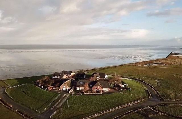Captain's house with sea view on Hallig Langeness