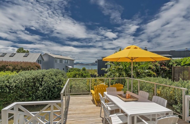 Captains Bach at Cooks - Upstairs Holiday Unit