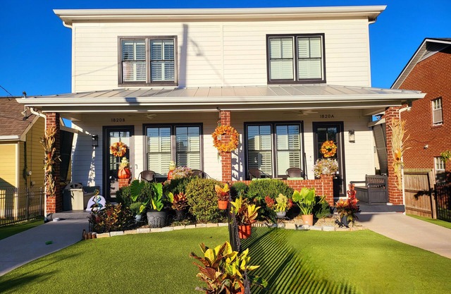 Captivating 3 BR, 3 BA Furnished Home in Prized Downtown Family Neighborhood