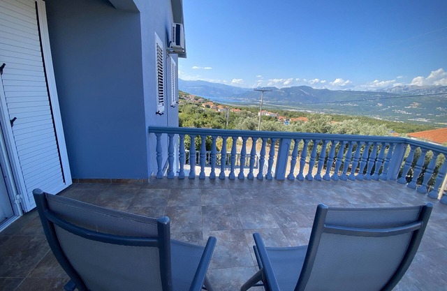 Captivating and Spacious 2-Bed House in Vranovici