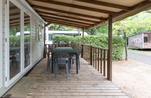 Caravan 'Midi - Mobil Home 6-8 Pers' with Shared Terrace and Shared Garden