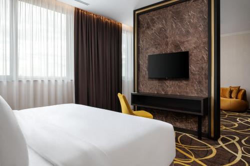 Card Hotel