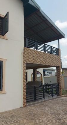 CARL's VILLA APARTMENTS