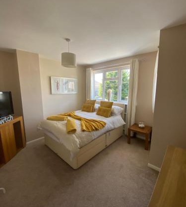 Carol,s Place Near Porthcawl Margam & M4