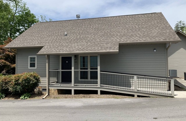 Carr's Northside Cottages - 3 Beds #415
