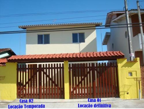 Casa Arejada, bem localizada para Temporada em Caraguatatuba