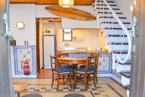Casa Azul - 2min walk to the Beach, in the Historical Center of Sesimbra