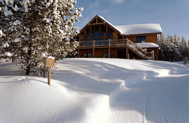 Casa Big Sky - Two Bed Apt in Large Private Home on Groomed Ski Trail