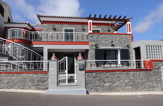 Casa Cabral, 2 bedroom villa, with sea view