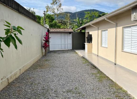Casa com piscina e Ar-condicionado