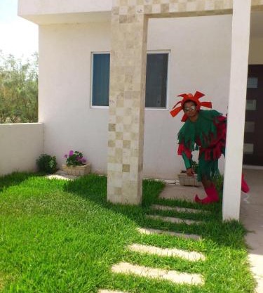 Casa completa y equipada 4 habitaciones 6 camas asador y juguetes para niños A 10 minutos de parques industriales, clínicas 71 y 16 del IMSS y del ISSSTE