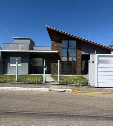Casa de alto padrão na Laguna