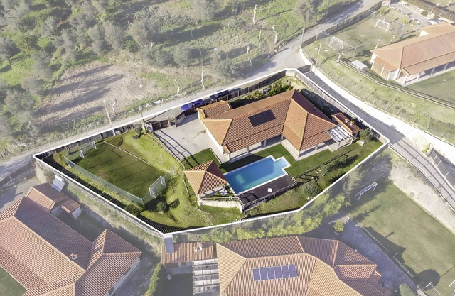 Casa de Basto – House in Gémeos