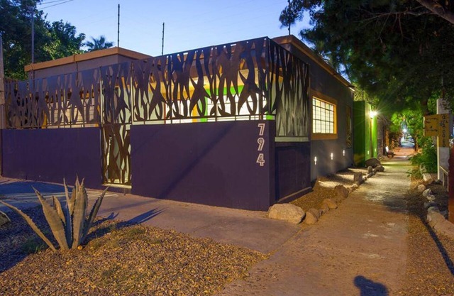 Casa de las Adelitas. Walk to everywhere! Great location.