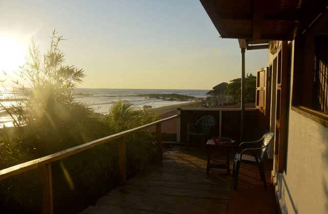 CASA DEL MAR - beautiful oceanfront house in the center of Las Peñitas