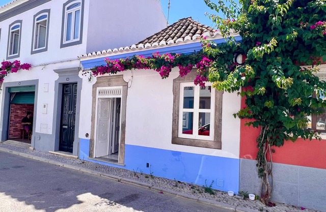 Casa do Pescador – Charming Historical Townhouse