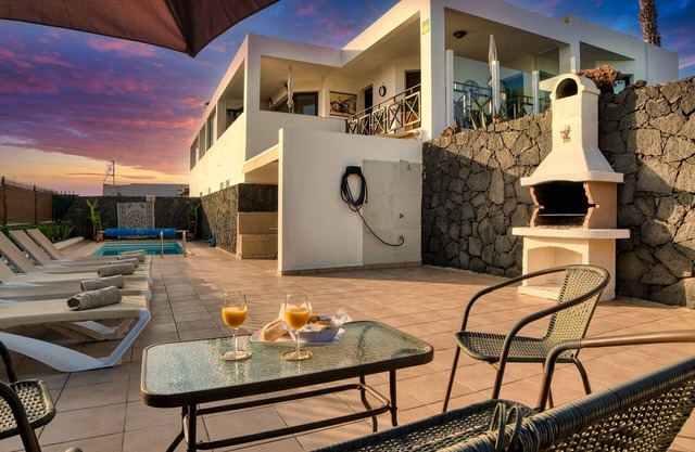 Casa Efesto - Private Pool, Air-Con and BBQ By Lanzarote Vacation Homes