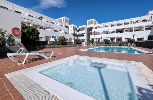 Casa Elin, community pool, fast wifi and quiet place