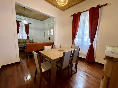 Casa en Ñuñoa, 3 Habitaciones, Aire acondicionado, Patio, Wifi, Tv