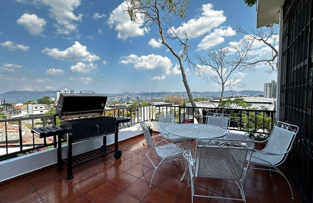 Casa en la mejor zona de Escalon! todo esta cerca!