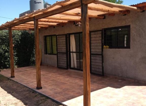 Casa en Villa 25 de Mayo para 4 personas en zona de tranquilidad ,rodeada de naturaleza cerca de dique Los Reyunos