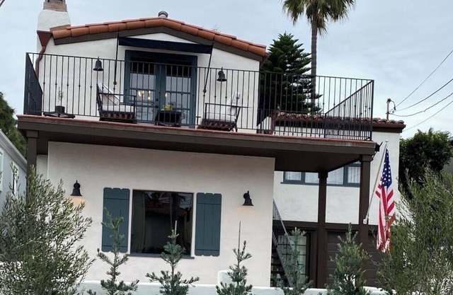 Casa Encino, 5 minute walk to the beach & downtown