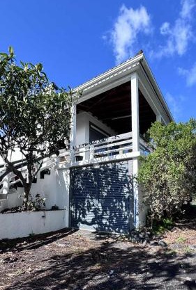 Casa Fitz - Bungalow with Ocean Views and Air Conditioning