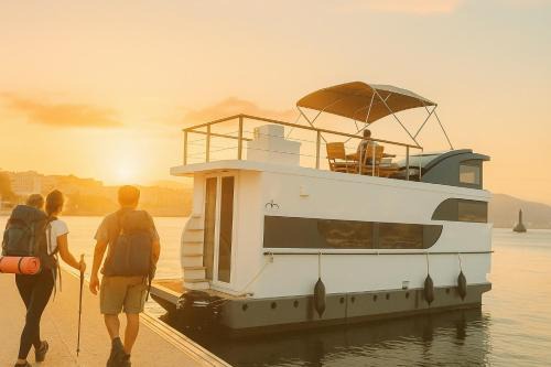Casa Flotante en el Puerto de Vigo - Different Charter