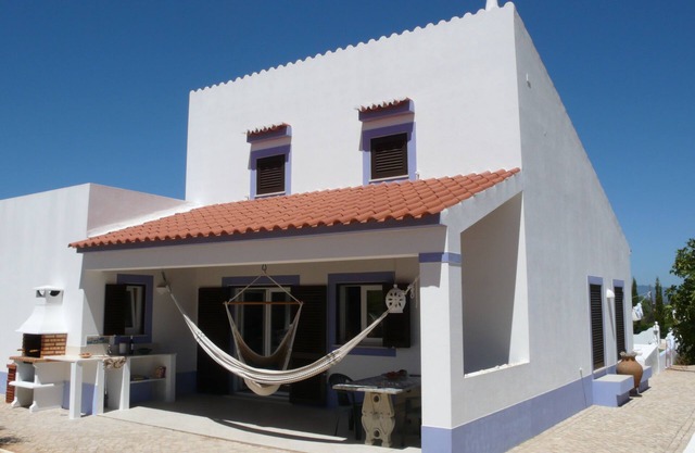 CASA GALERIA, fantastic vacation home in a nature reserve near the beach with pool