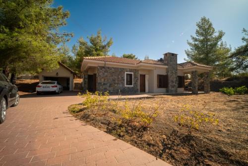 Casa Harmonia Traditional Stone House, Escape to Silence Soul and Serenity in Nature with 2 Bedrooms, Fireplace and Mountain Breeze