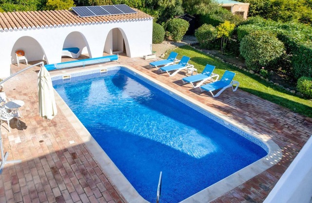 Casa Irena Spacious 4 Bedroom Offering Private Heated Pool