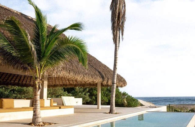 Casa Jurel with pool and private beach access