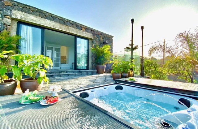 Casa Lava Luminosa y con Magníficas Vistas