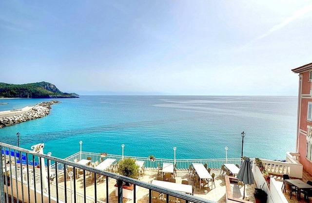 Casa Lentisco: A bright and sunny apartment which faces the sun and the sea, with Free WI-FI.