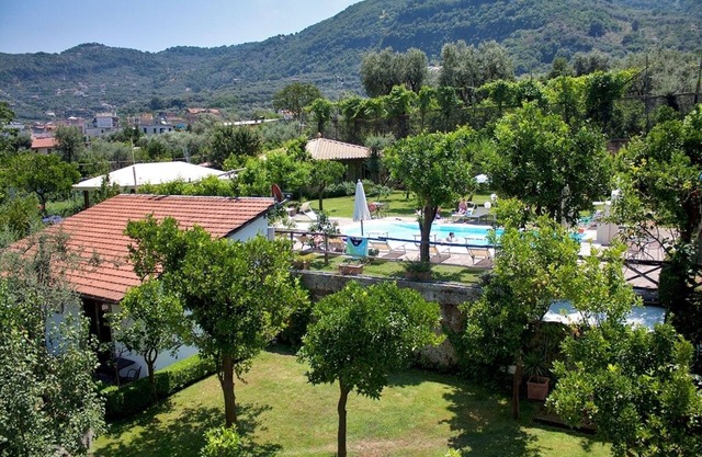 Casa Limoneto with shared pool