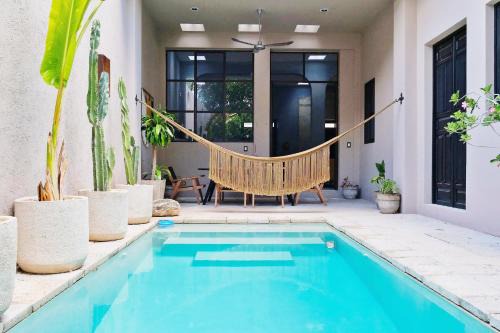 Casa Lirios - Luxury Colonial Villa in Mérida Centro with Pool