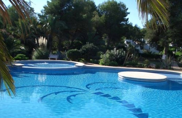 Casa Louisa, 3 bedrooms, 2 bathrooms, private garden and communal pool