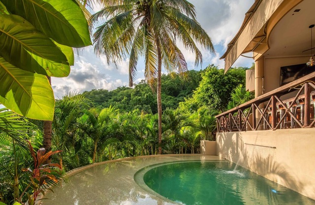 Casa Maka - Stunning Oceanfront Villa