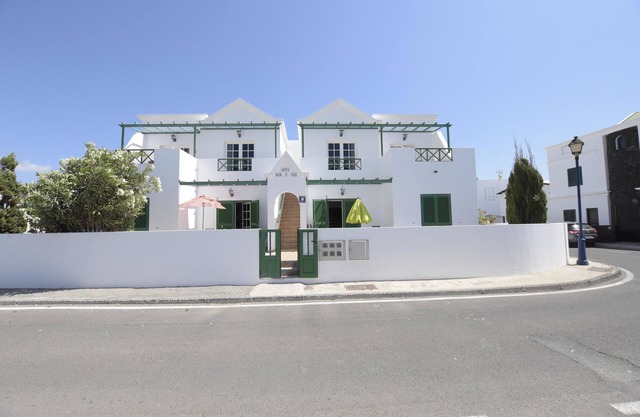 Casa Mar y Sol 1 ground floor with terrace by the sea