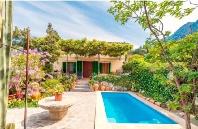 Casa Margarita bis, villa with pool in Fornalutx