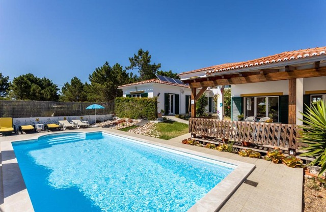 Casa May - Spacious family home with great outdoors!