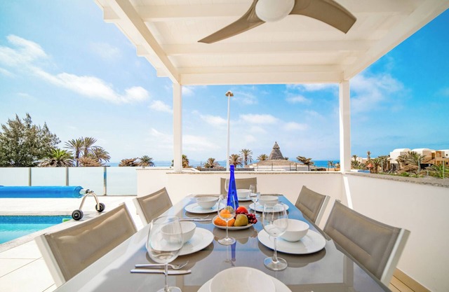 Casa Playa Vista - Four Bedroom Villa, Sleeps 8