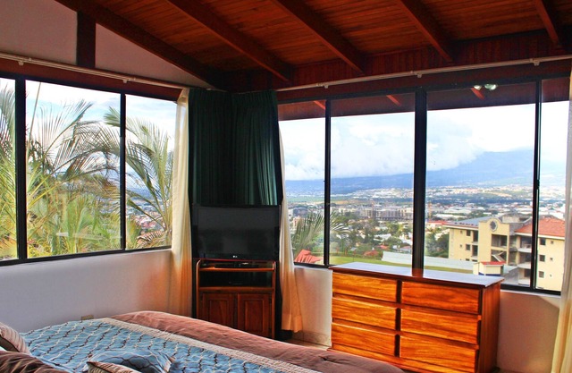 Casa Reflejos City View