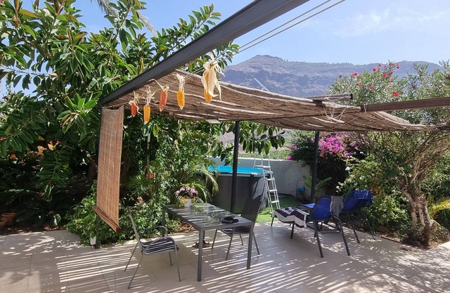 Casa Rural Anaïs - Ferienhaus mit Privatem Pool und Bergpanorama