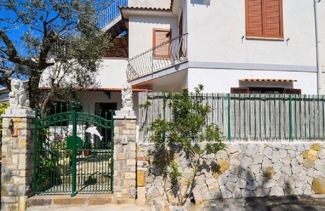 Casa Tatano - Four Bedroom Chalet, Sleeps 8